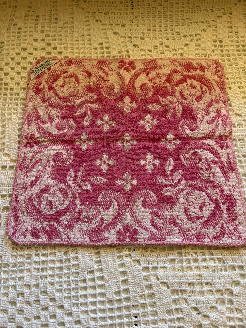 Vintage Fieldcrest Pink and White Jacquard Bath Towel and Washcloth Set - Picture 2 of 9